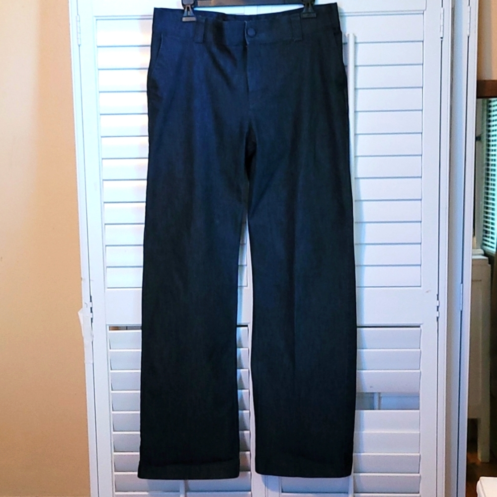 Lee No-Gap waistband, wide-leg trousers with 31" inseam. Navy blue, size 14R